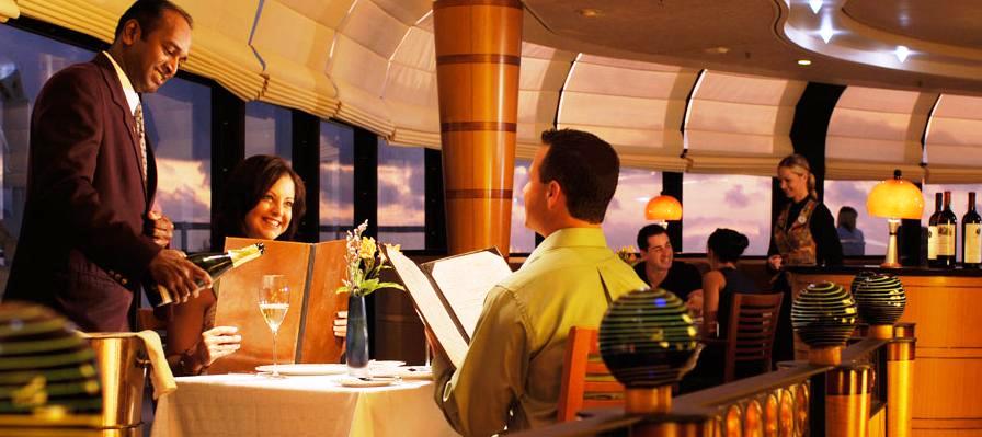 Cena en el elegante Restaurante "Palo" a bordo del Disney Magic CRUCEROS DISNEY MAGIC CRUCEROS MEDITERRANEO CRUCEROS CARIBE CRUCEROS DISNEY CRUISES DISNEY MAGIC CRUCEROS FAMILIAS CRUCEROS CON NIÑOS DISNEY